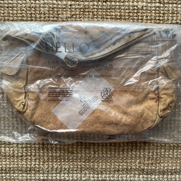 NEW Free People Zevon Distressed Messenger Bag - Picture 8 of 16